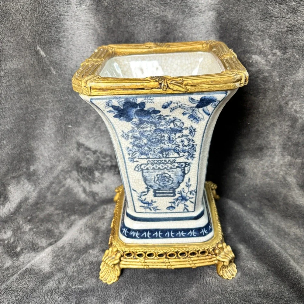 Vtg Look Victorian Continental Blue and White Vase Hollywood Gold Trim